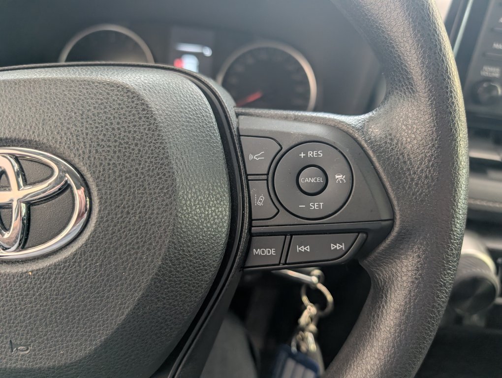 2022 Toyota RAV4 LE AWD, GARANTIE JUSQU EN 2026, in Magog, Quebec - 18 - w1024h768px