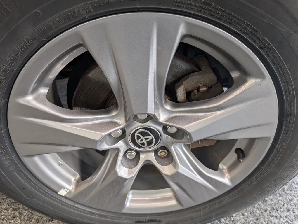 2022 Toyota RAV4 XLE AWD in Magog, Quebec - 22 - w1024h768px