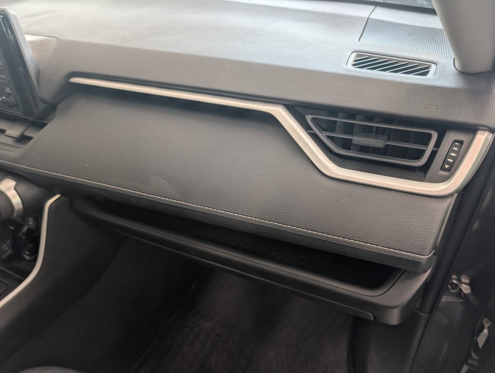 2022 Toyota RAV4 XLE AWD in Magog, Quebec - 8 - w1024h768px