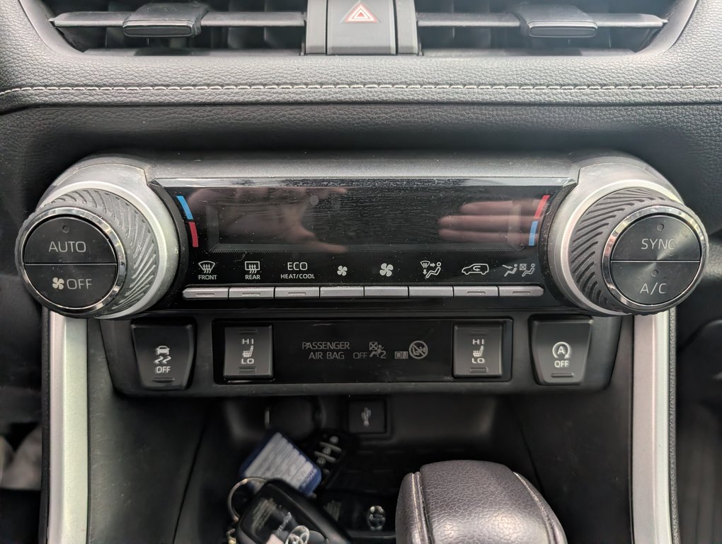 2022 Toyota RAV4 XLE AWD in Magog, Quebec - 16 - w1024h768px