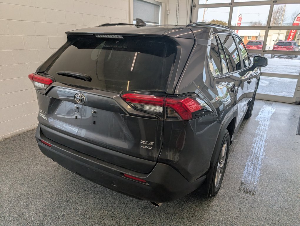 2022 Toyota RAV4 XLE AWD in Magog, Quebec - 3 - w1024h768px