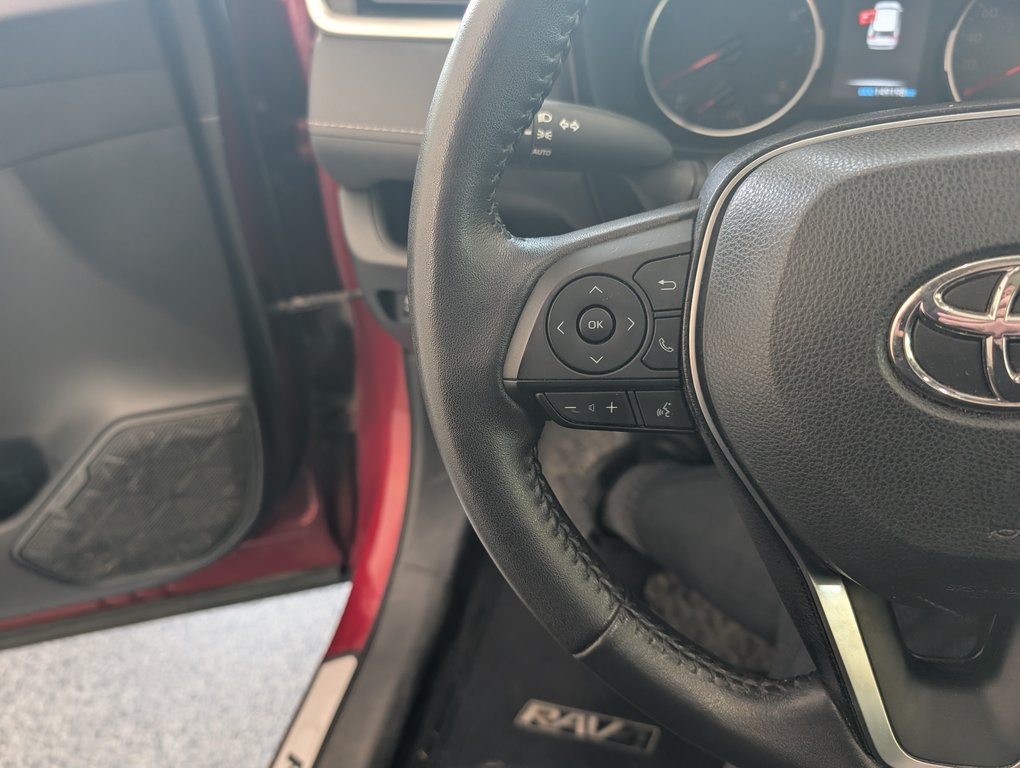 2022 Toyota RAV4 XLE AWD in Magog, Quebec - 17 - w1024h768px
