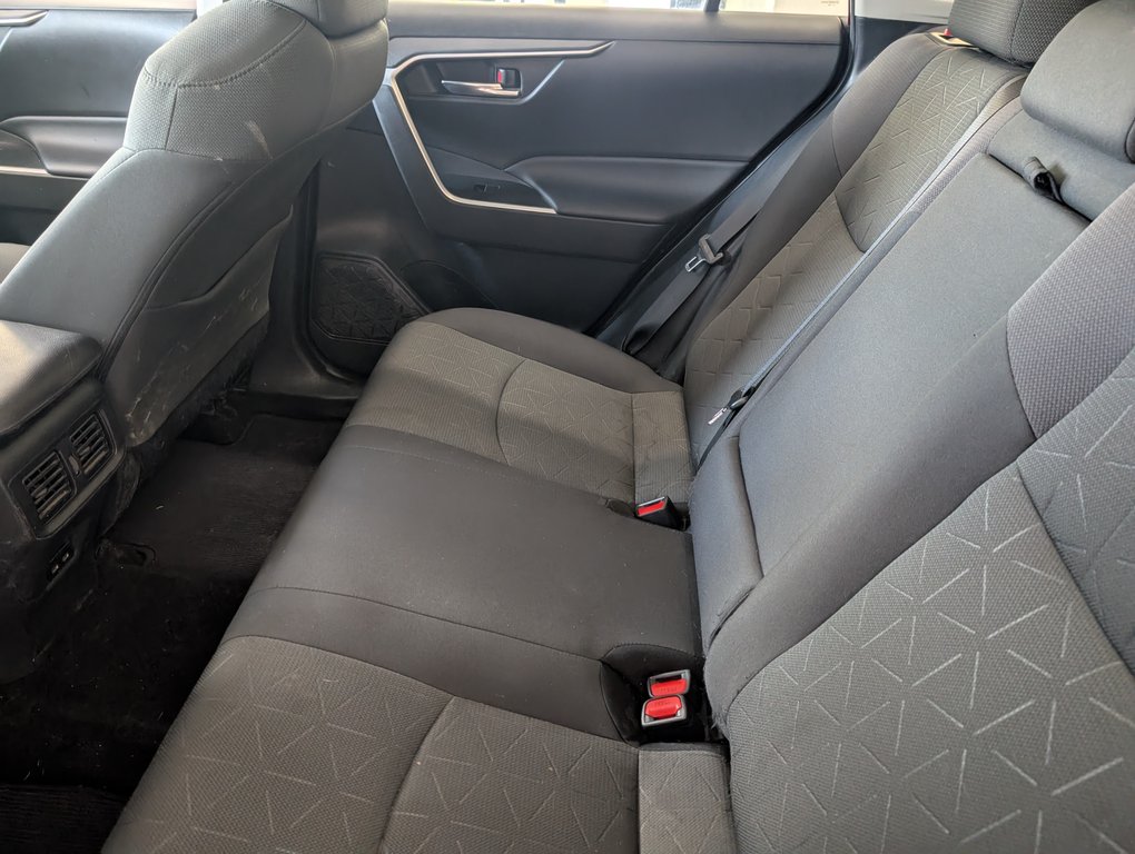 2022 Toyota RAV4 XLE AWD in Magog, Quebec - 9 - w1024h768px
