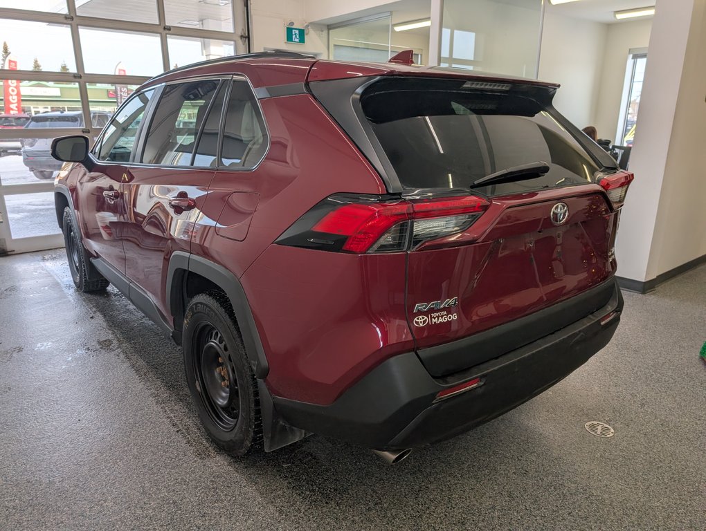 2022 Toyota RAV4 XLE AWD in Magog, Quebec - 4 - w1024h768px