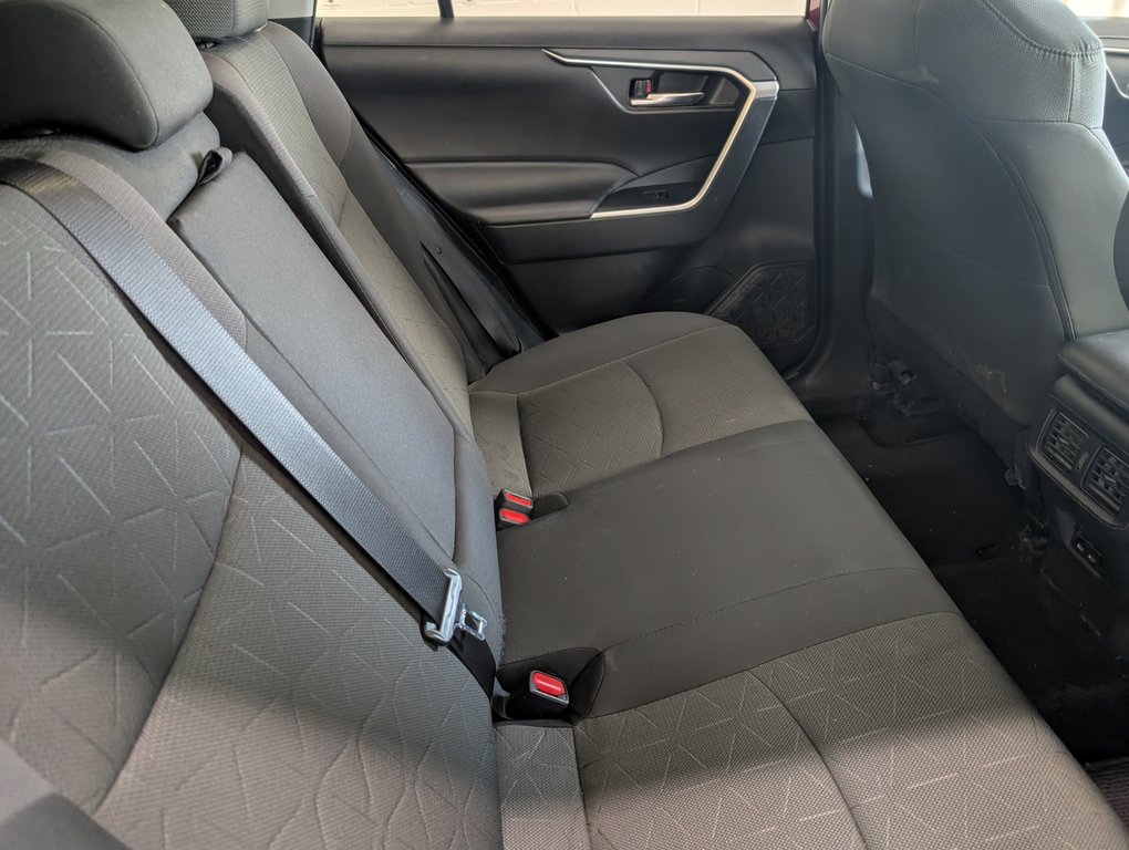 2022 Toyota RAV4 XLE AWD in Magog, Quebec - 6 - w1024h768px