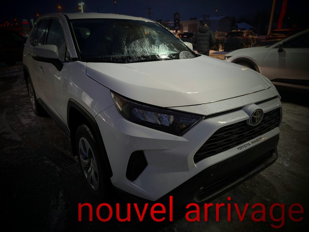 2022 Toyota RAV4 LE, A/C, GARANTIE JUSQU EN 2026, in Magog, Quebec - 1 - w1024h768px