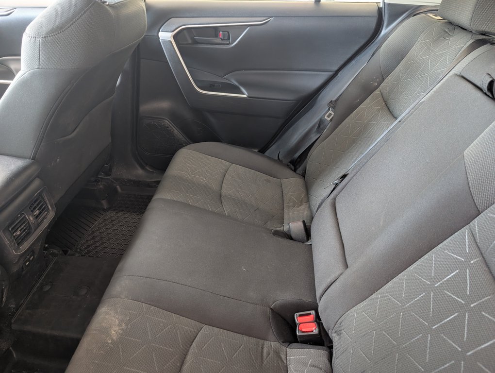 2022 Toyota RAV4 LE AWD in Magog, Quebec - 10 - w1024h768px