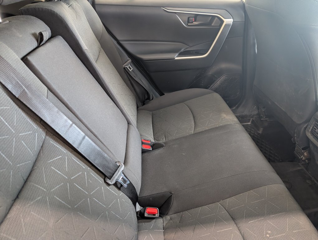 2022 Toyota RAV4 LE AWD in Magog, Quebec - 7 - w1024h768px