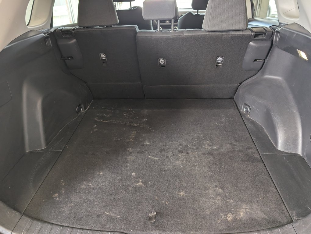 2022 Toyota RAV4 LE AWD in Magog, Quebec - 6 - w1024h768px