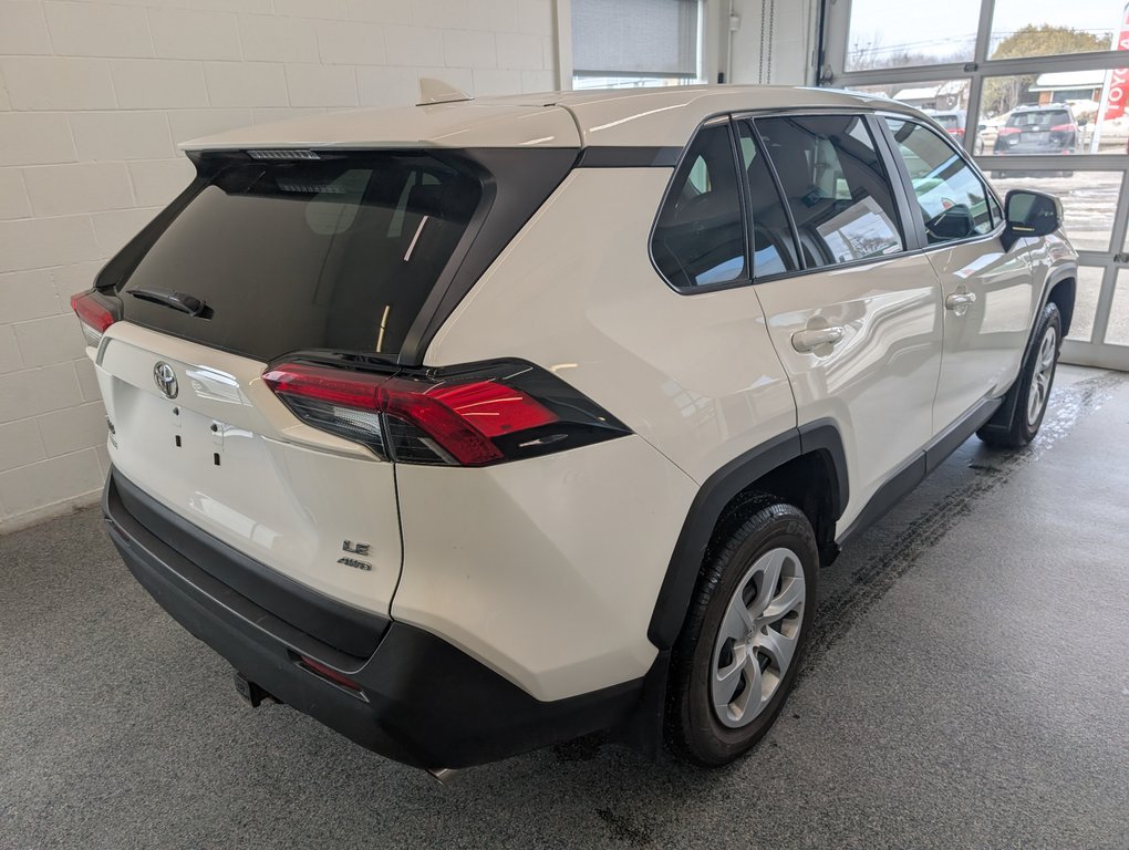 2022 Toyota RAV4 LE AWD in Magog, Quebec - 4 - w1024h768px