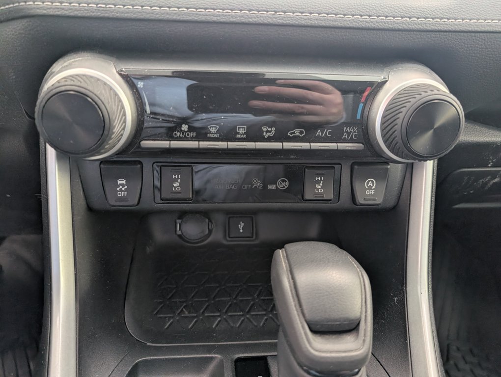 2022 Toyota RAV4 LE AWD in Magog, Quebec - 16 - w1024h768px