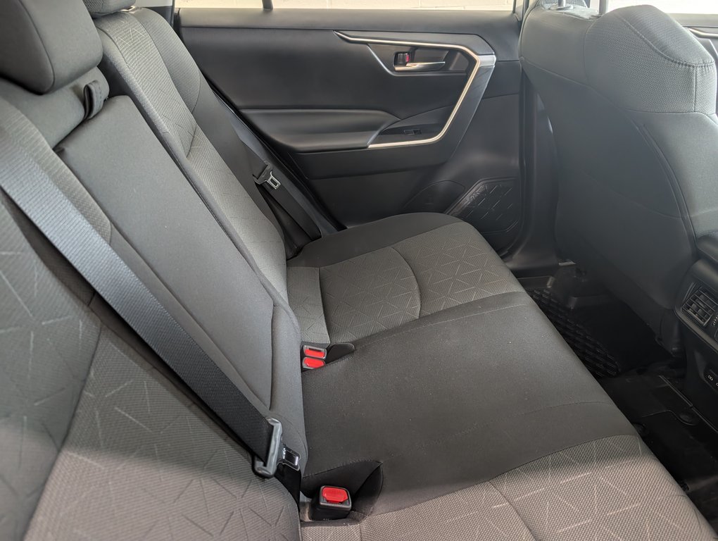 Toyota RAV4 XLE AWD 2022 à Magog, Québec - 7 - w1024h768px