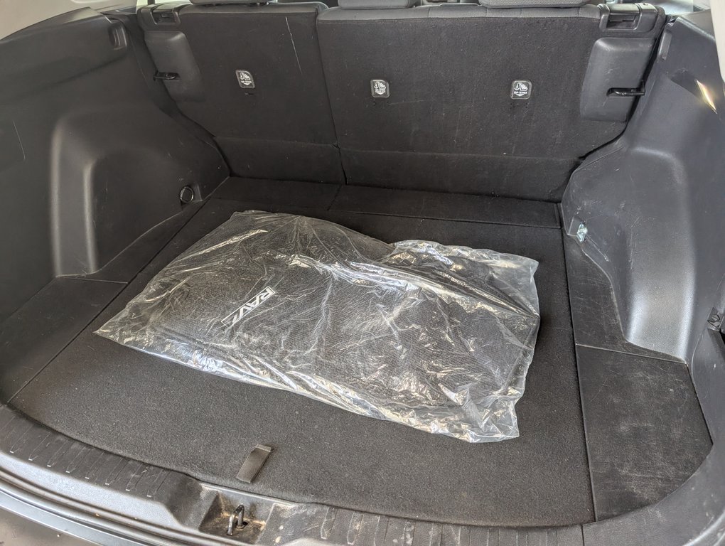 Toyota RAV4 XLE AWD 2022 à Magog, Québec - 6 - w1024h768px