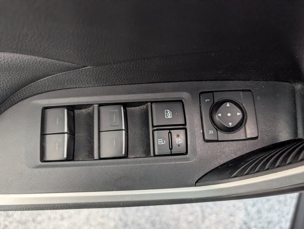 Toyota RAV4 XLE AWD 2022 à Magog, Québec - 14 - w1024h768px