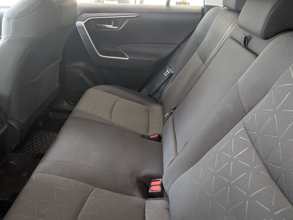 Toyota RAV4 XLE AWD 2022 à Magog, Québec - 10 - w1024h768px