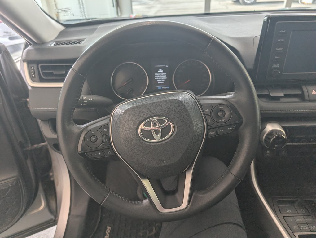 Toyota RAV4 XLE AWD 2022 à Magog, Québec - 15 - w1024h768px