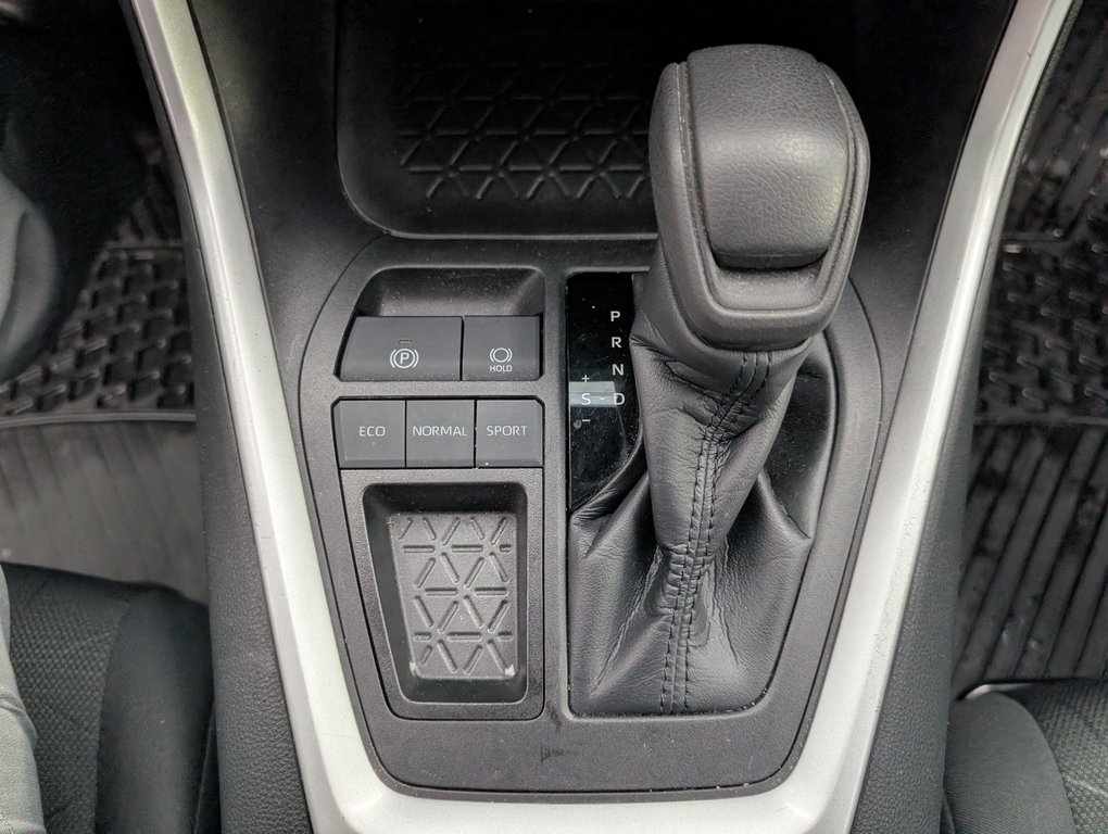 Toyota RAV4 LE 2022 à Magog, Québec - 15 - w1024h768px