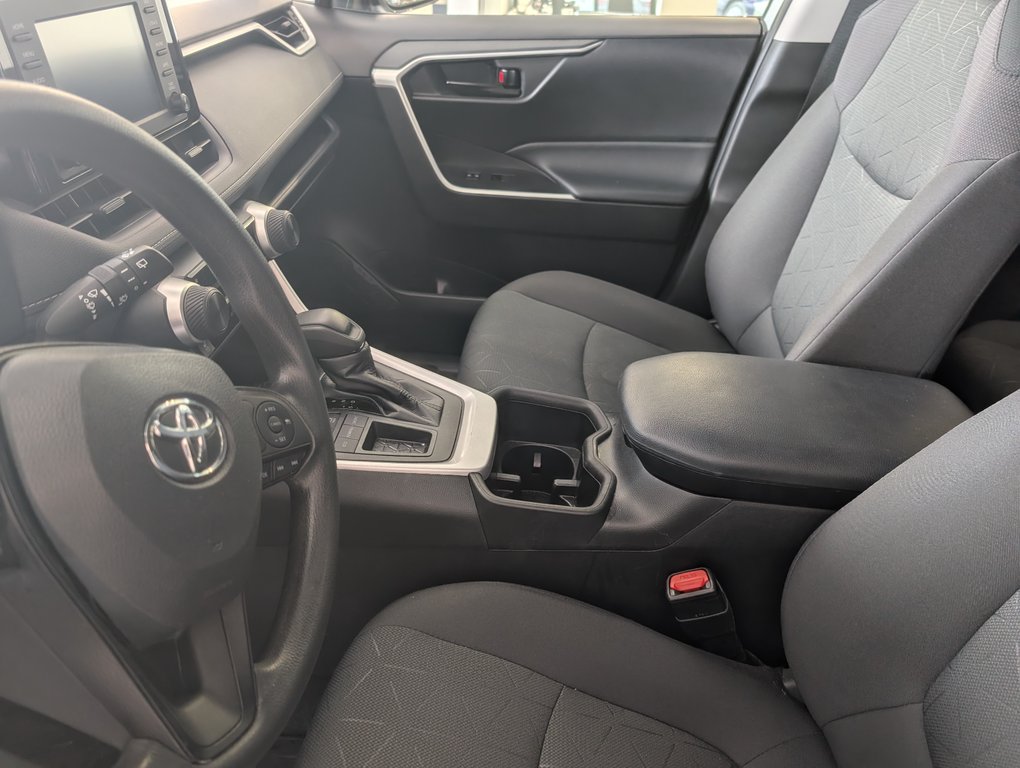 Toyota RAV4 LE 2022 à Magog, Québec - 11 - w1024h768px