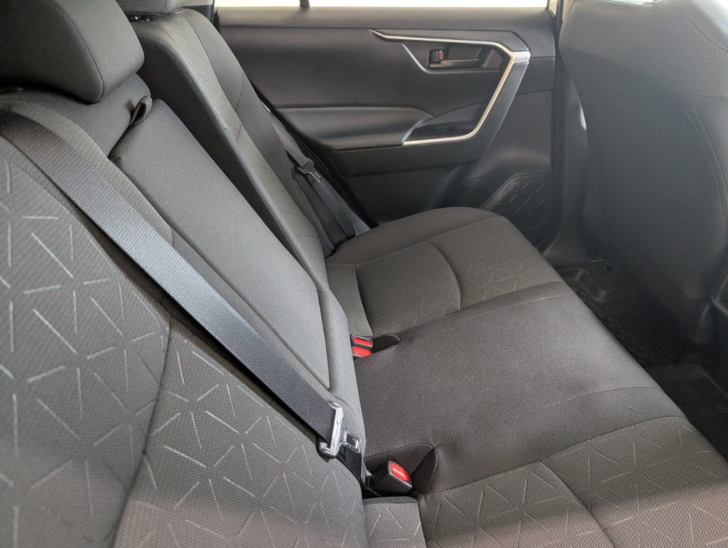 Toyota RAV4 LE 2022 à Magog, Québec - 7 - w1024h768px