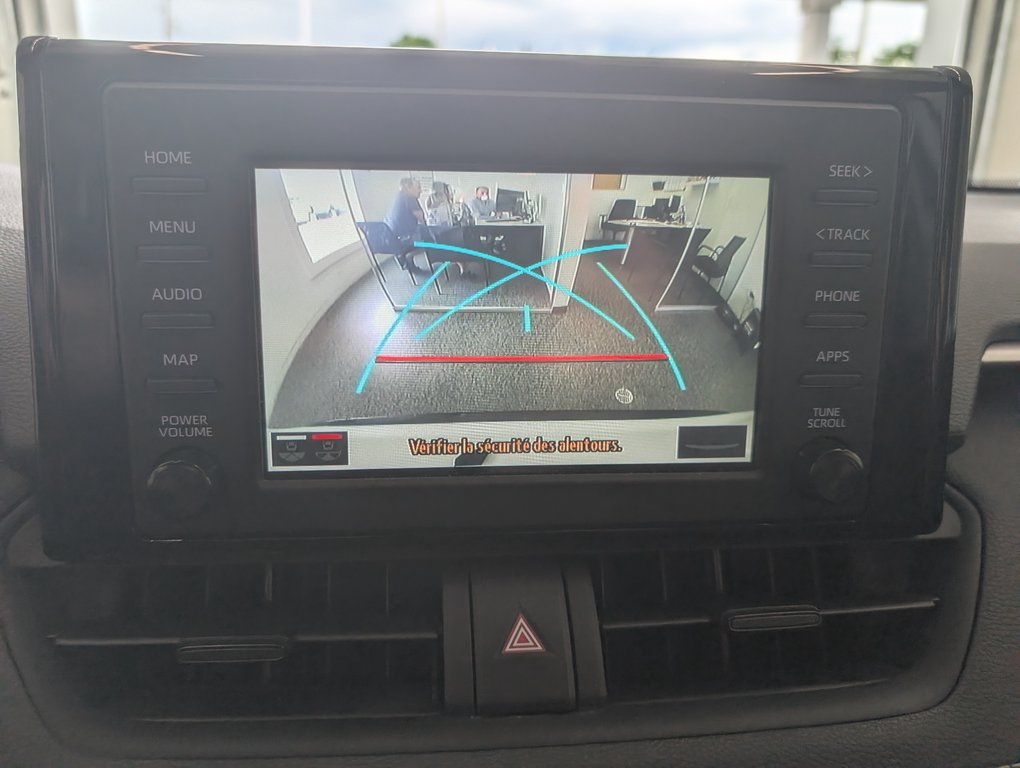 Toyota RAV4 LE 2022 à Magog, Québec - 19 - w1024h768px