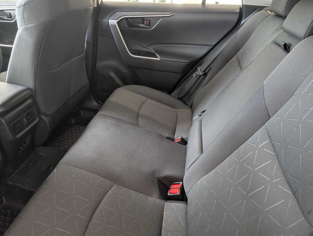Toyota RAV4 LE 2022 à Magog, Québec - 10 - w1024h768px