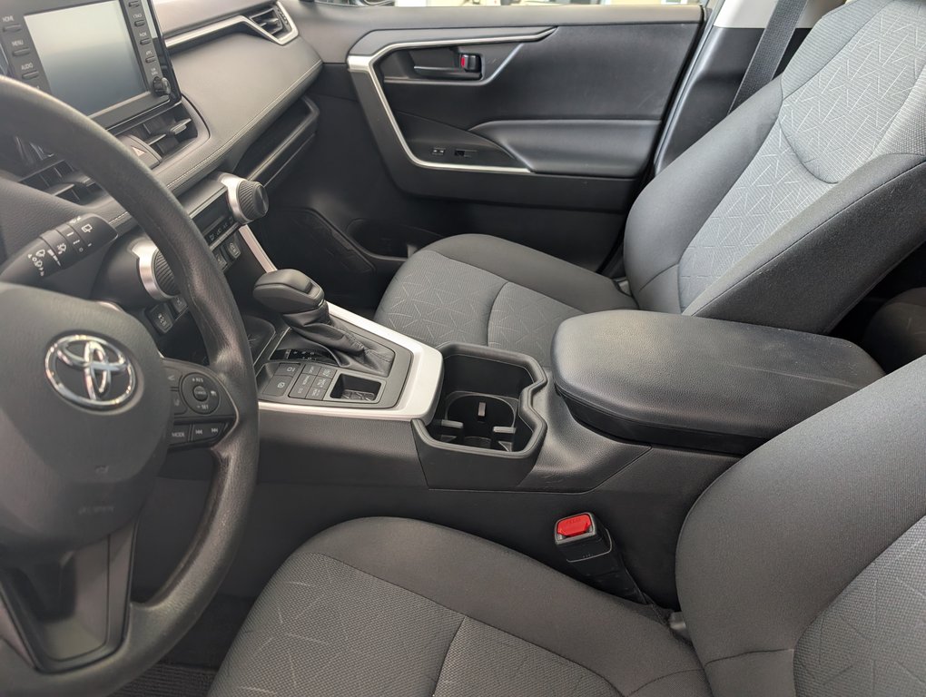 2022 Toyota RAV4 LE AWD, in Magog, Quebec - 11 - w1024h768px
