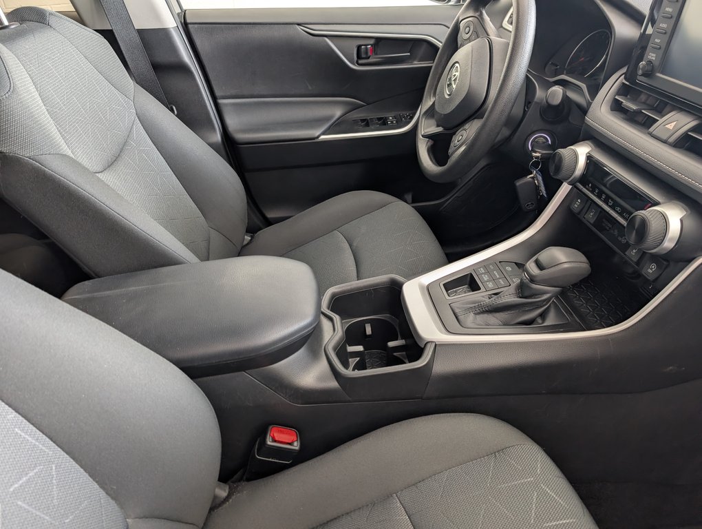 2022 Toyota RAV4 LE AWD, in Magog, Quebec - 8 - w1024h768px