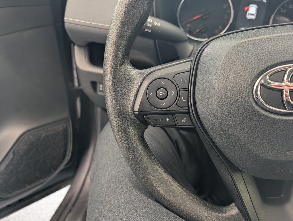 2022 Toyota RAV4 LE AWD, in Magog, Quebec - 17 - w1024h768px