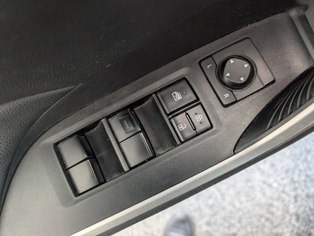 2022 Toyota RAV4 LE AWD in Magog, Quebec - 12 - w1024h768px