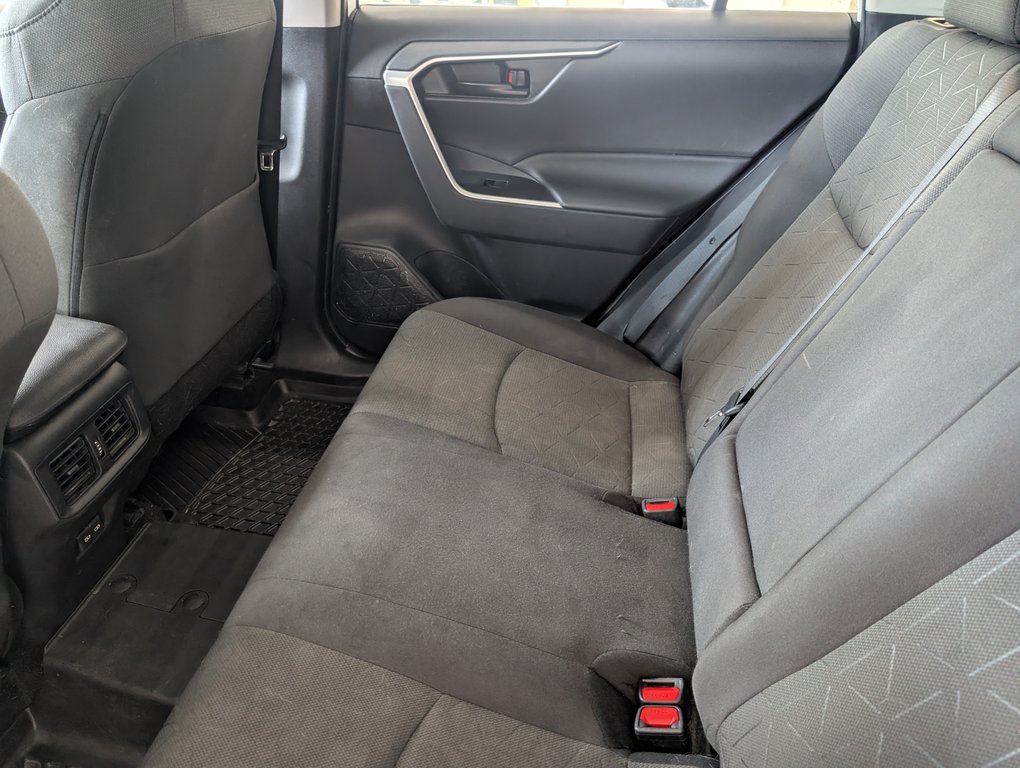 2022 Toyota RAV4 LE AWD in Magog, Quebec - 9 - w1024h768px