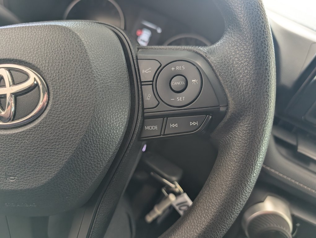 2022 Toyota RAV4 LE AWD in Magog, Quebec - 17 - w1024h768px