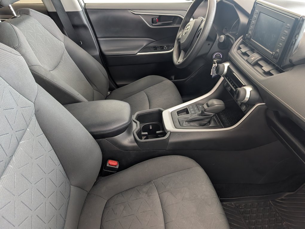 2022 Toyota RAV4 LE AWD in Magog, Quebec - 7 - w1024h768px