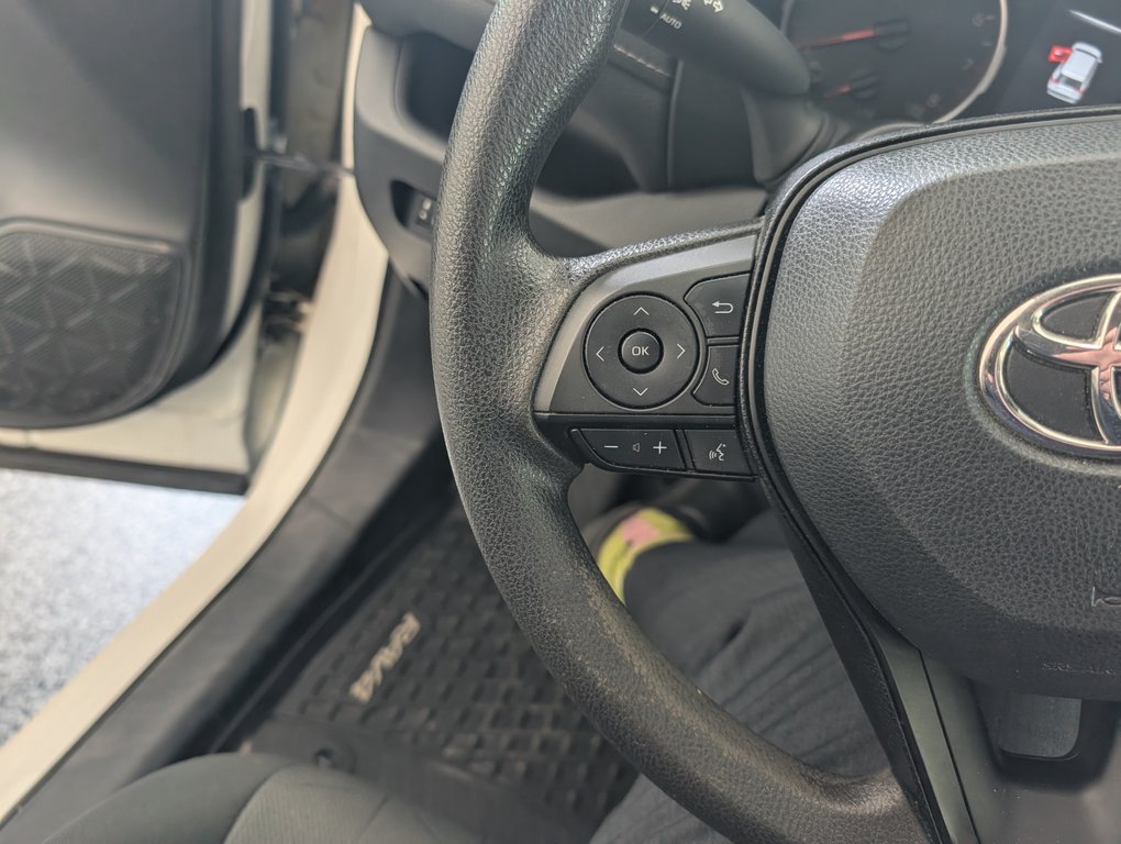 2022 Toyota RAV4 LE AWD in Magog, Quebec - 16 - w1024h768px