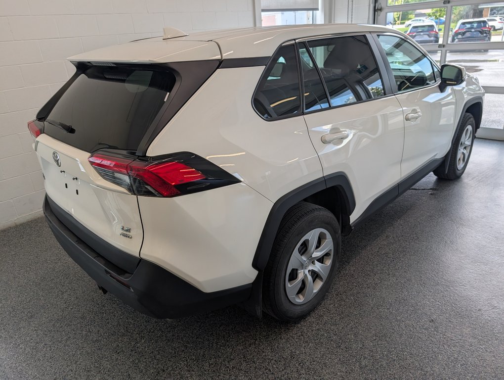 2022 Toyota RAV4 LE AWD in Magog, Quebec - 3 - w1024h768px