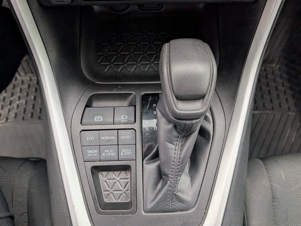 2022 Toyota RAV4 LE AWD in Magog, Quebec - 14 - w1024h768px