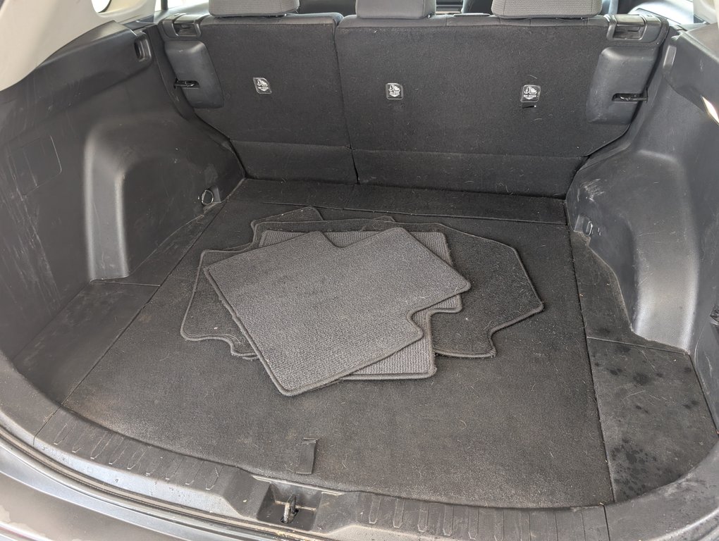 2022 Toyota RAV4 LE AWD in Magog, Quebec - 5 - w1024h768px