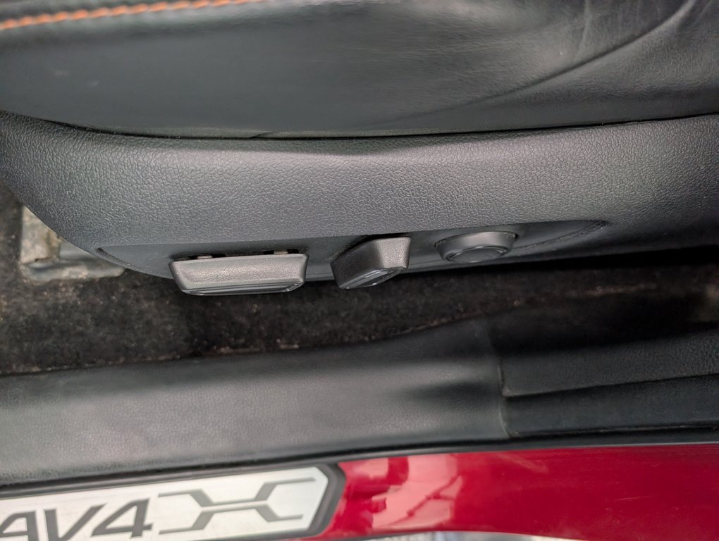 Toyota RAV4 Trail AWD, 2022 à Magog, Québec - 14 - w1024h768px