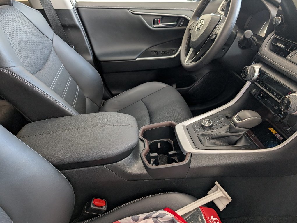 Toyota RAV4 Limited AWD, 2023 à Magog, Québec - 9 - w1024h768px