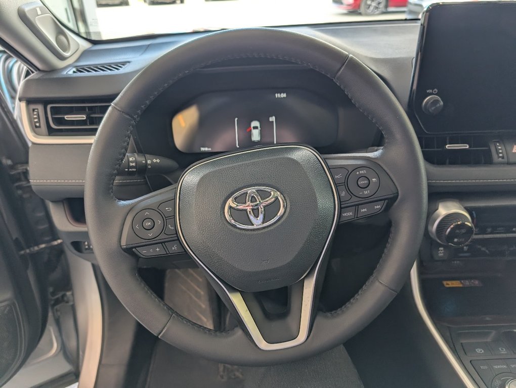 Toyota RAV4 Limited AWD, 2023 à Magog, Québec - 19 - w1024h768px