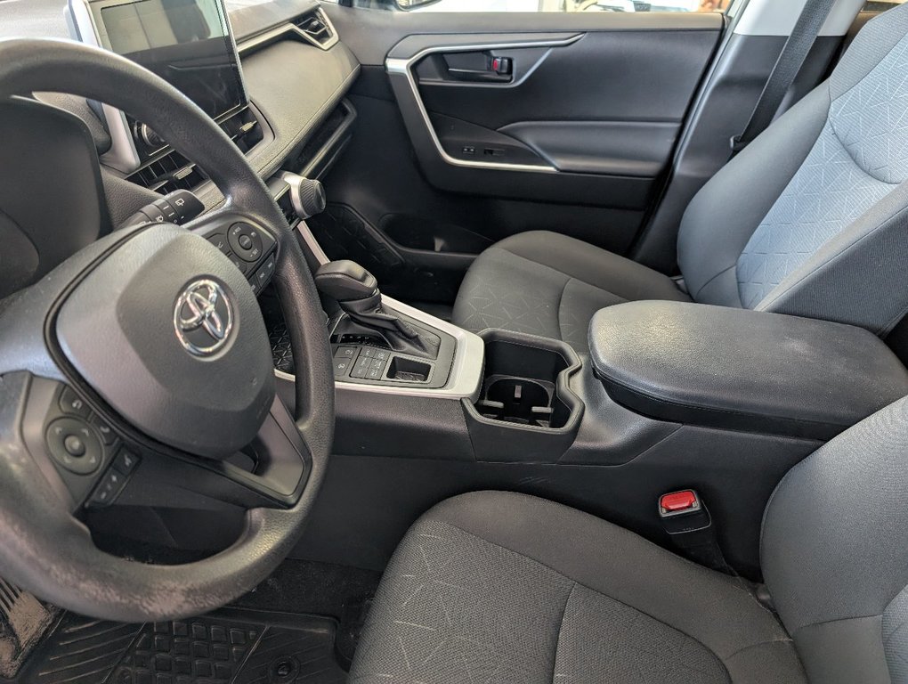 Toyota RAV4 LE AWD, GARANTIE JUSQU EN 2027, 2023 à Magog, Québec - 12 - w1024h768px