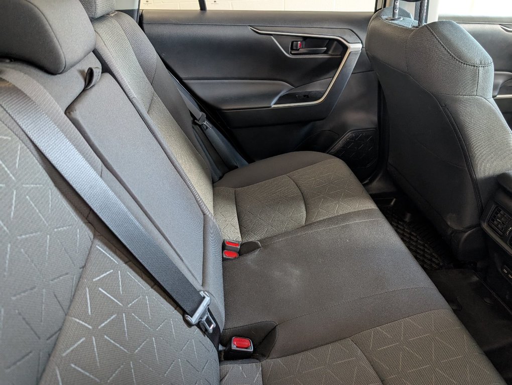 Toyota RAV4 LE AWD, GARANTIE JUSQU EN 2027, 2023 à Magog, Québec - 8 - w1024h768px