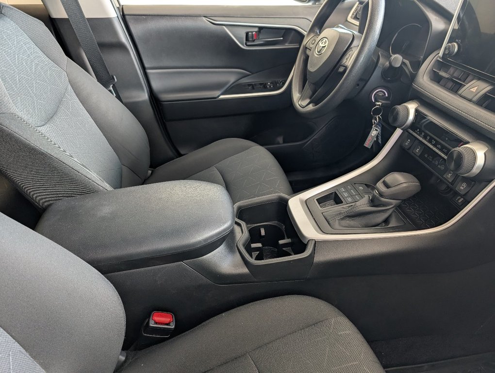 Toyota RAV4 LE AWD, GARANTIE JUSQU EN 2027, 2023 à Magog, Québec - 9 - w1024h768px