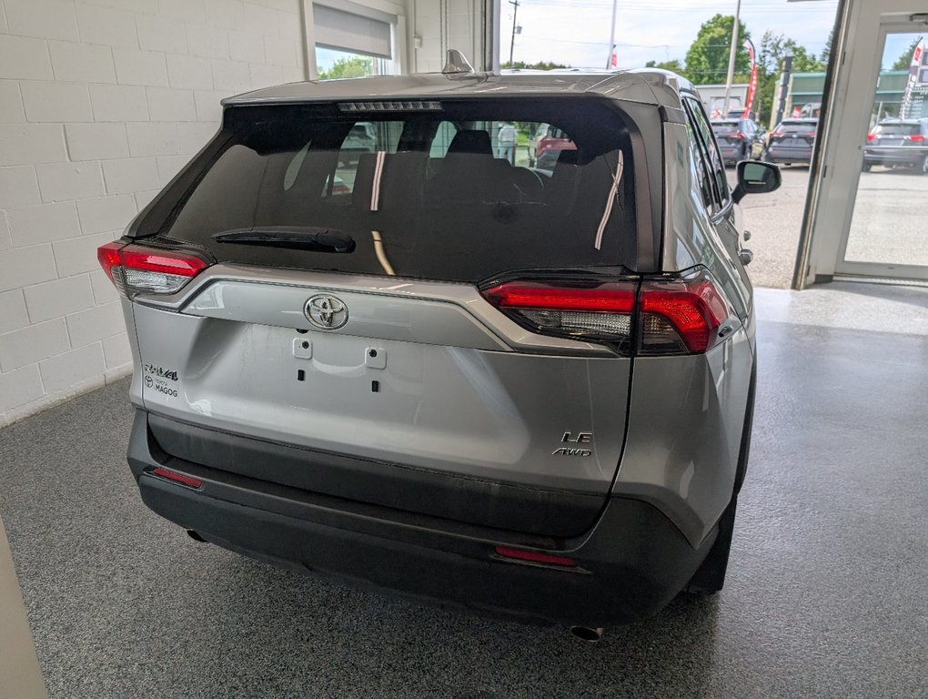 Toyota RAV4 LE AWD 2023 à Magog, Québec - 4 - w1024h768px