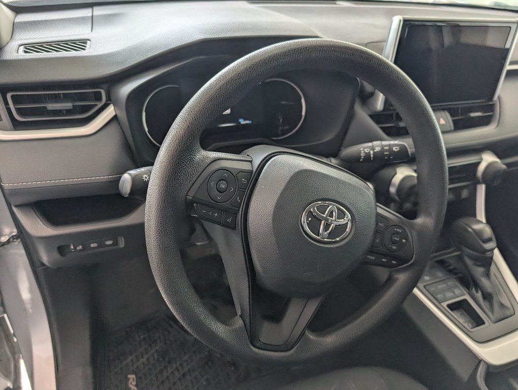 Toyota RAV4 LE AWD 2023 à Magog, Québec - 13 - w1024h768px