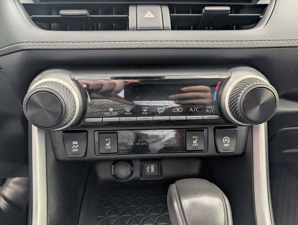 Toyota RAV4 LE AWD 2023 à Magog, Québec - 17 - w1024h768px