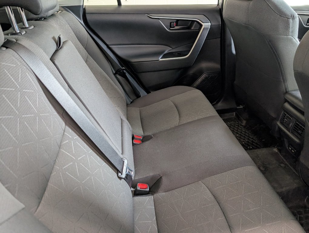 Toyota RAV4 LE AWD 2023 à Magog, Québec - 8 - w1024h768px