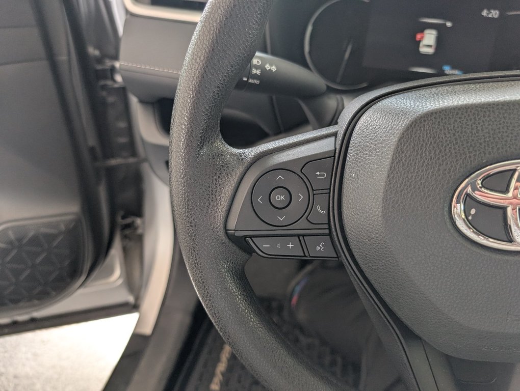 Toyota RAV4 LE AWD 2023 à Magog, Québec - 18 - w1024h768px