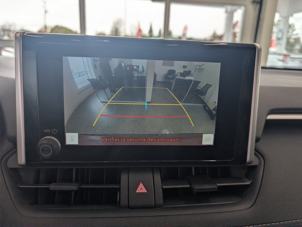 Toyota RAV4 XLE AWD 2023 à Magog, Québec - 21 - w1024h768px