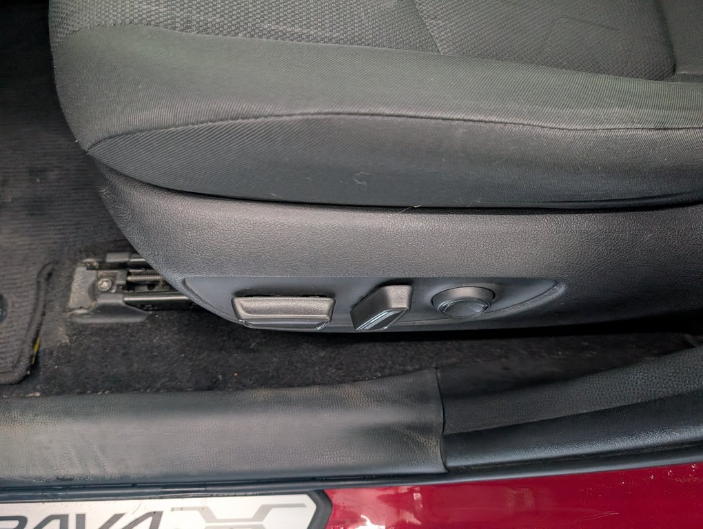 Toyota RAV4 XLE AWD 2023 à Magog, Québec - 15 - w1024h768px