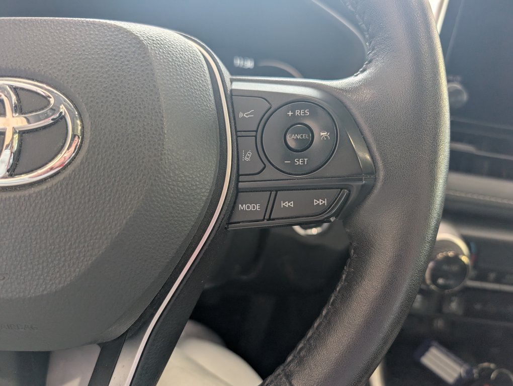 Toyota RAV4 XLE AWD 2023 à Magog, Québec - 20 - w1024h768px